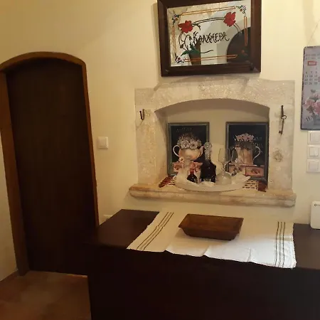 בקתה Koutouloufari Cosy Cretan