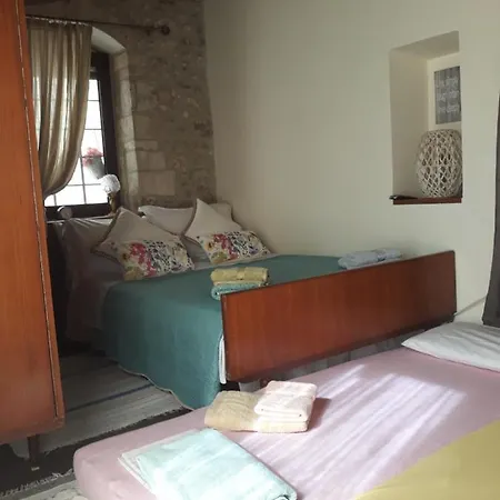 בקתה Koutouloufari Cosy Cretan *