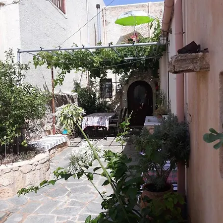 בקתה Koutouloufari Cosy Cretan הרסוניסוס