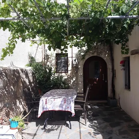 Koutouloufari Cosy Cretan בקתה הרסוניסוס