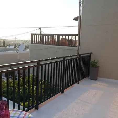 Koutouloufari Cosy Cretan בקתה הרסוניסוס