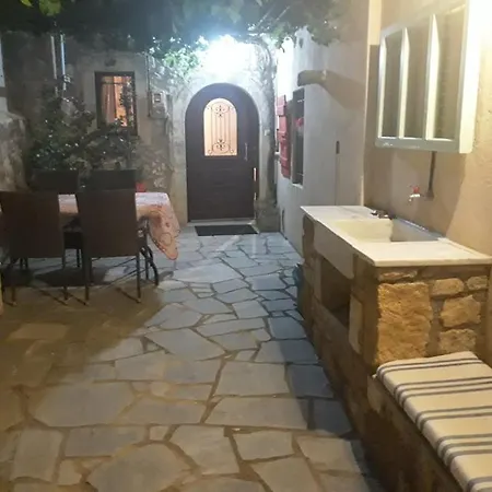 בקתה Koutouloufari Cosy Cretan *