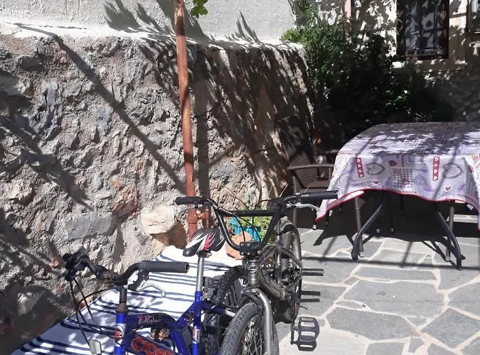 Koutouloufari Cosy Cretan Alpehytte Hersonissos (Crete)