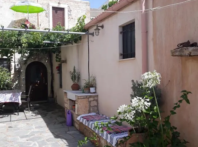 Koutouloufari Cosy Cretan